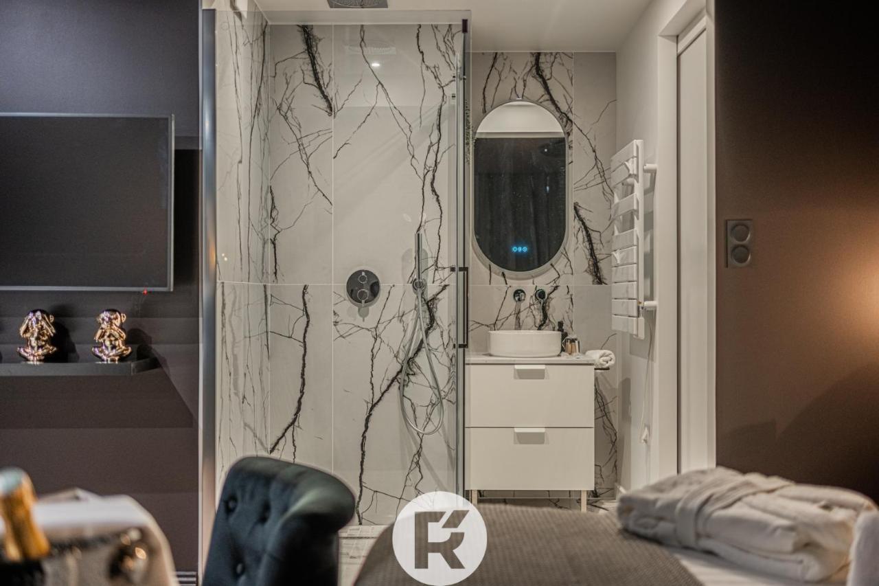 R'Apparts The Love Nest Suite Grenoble Bagian luar foto
