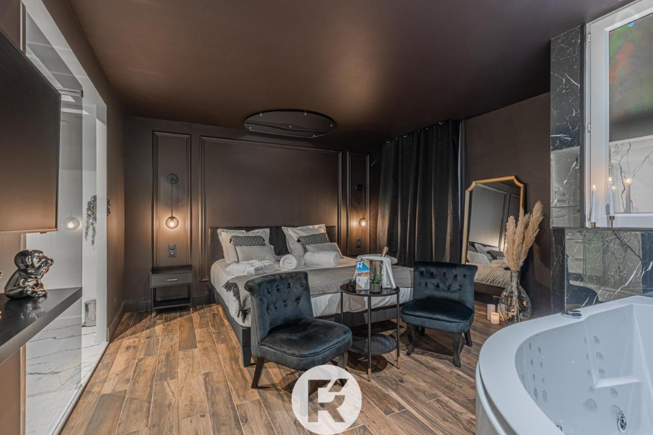 R'Apparts The Love Nest Suite Grenoble Bagian luar foto